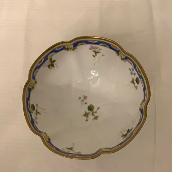 Nippon hand painted porcelain decorative bowl with gold trim 6” x 3”. - Picture 1 of 5